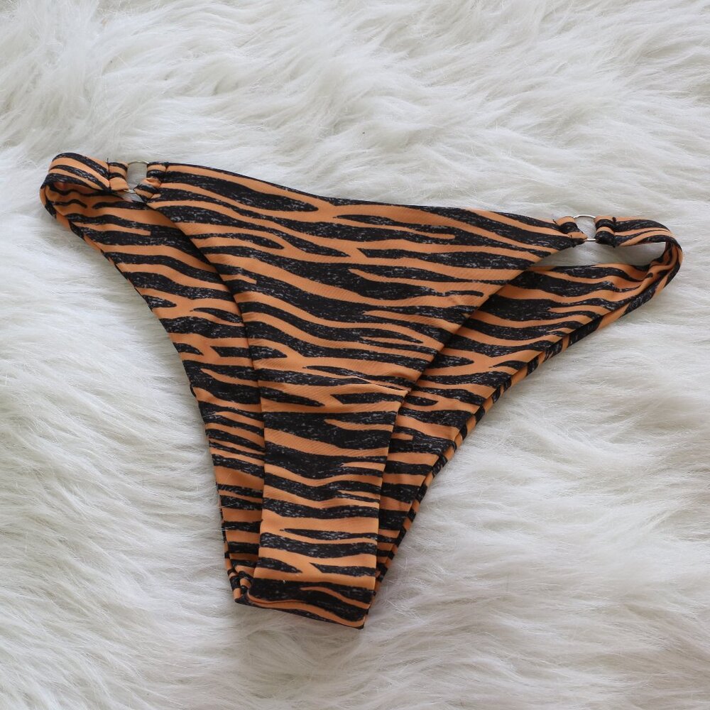 Tiger Stripe Bikini Bottom – Fierce & Stylish! 🐅🔥